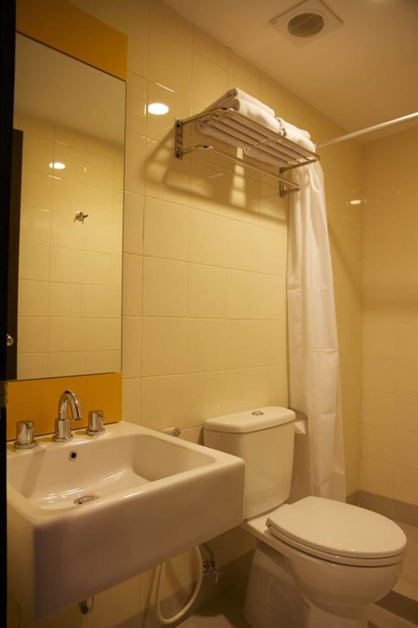 Amaris Hotel Palembang Exterior photo