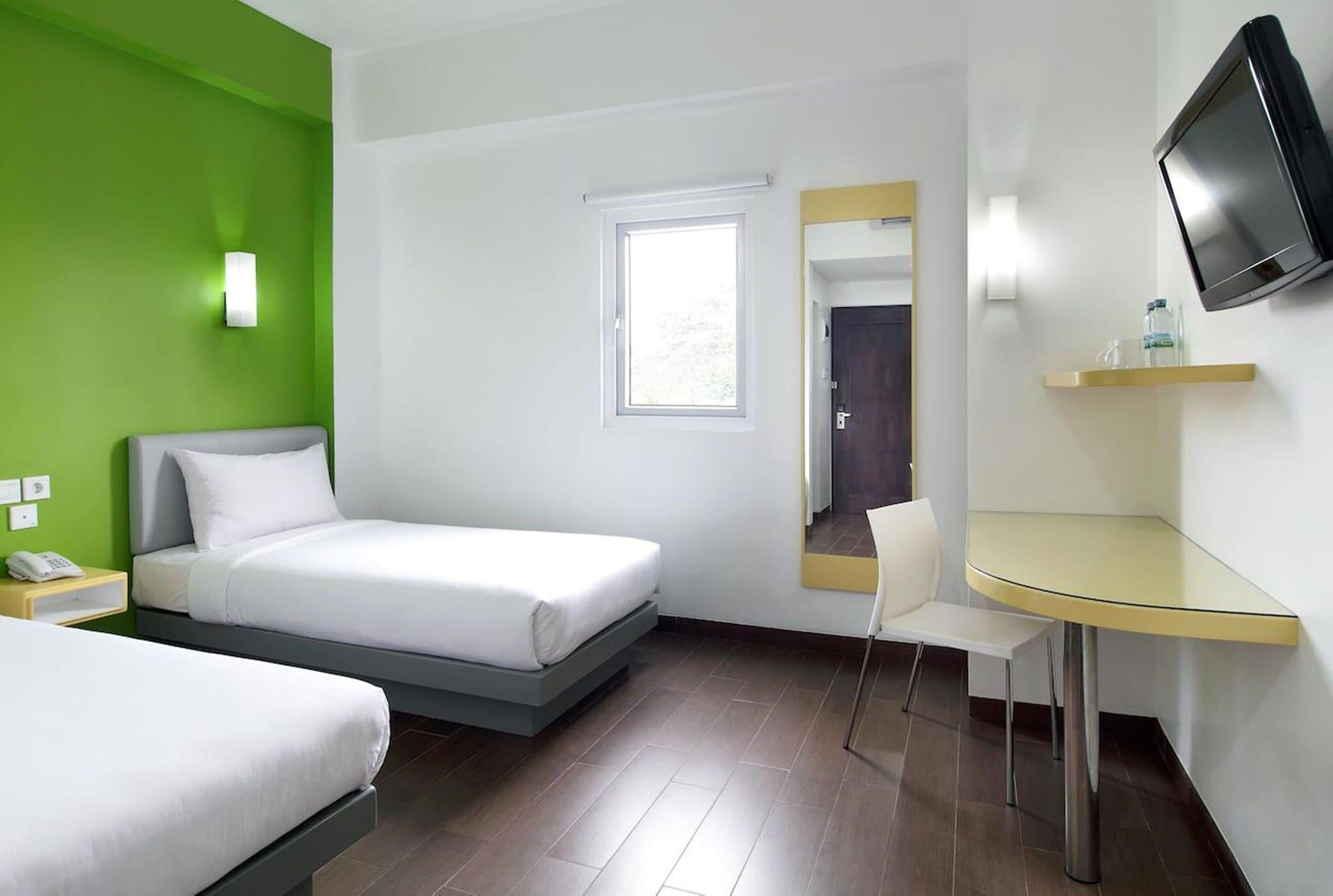 Amaris Hotel Palembang Exterior photo