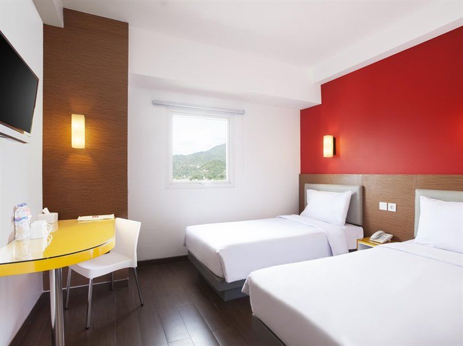 Amaris Hotel Palembang Exterior photo