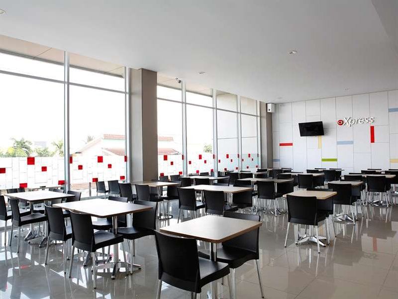 Amaris Hotel Palembang Exterior photo
