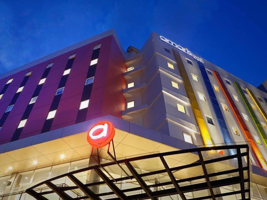 Amaris Hotel Palembang Exterior photo